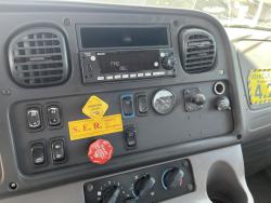 CAMION FREIGHTLINER 114SD CON GRUA ATLAS 345.2