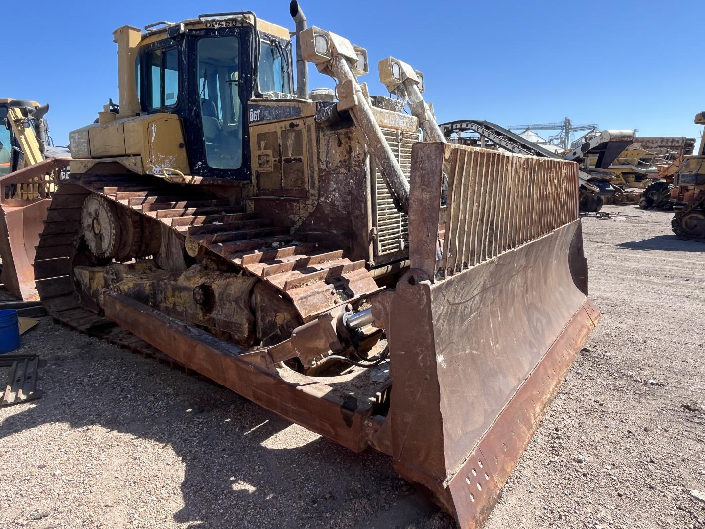 imagenes/INVOICE/2026/18696/Topador_frontal_Caterpillar_D6T_17.JPG