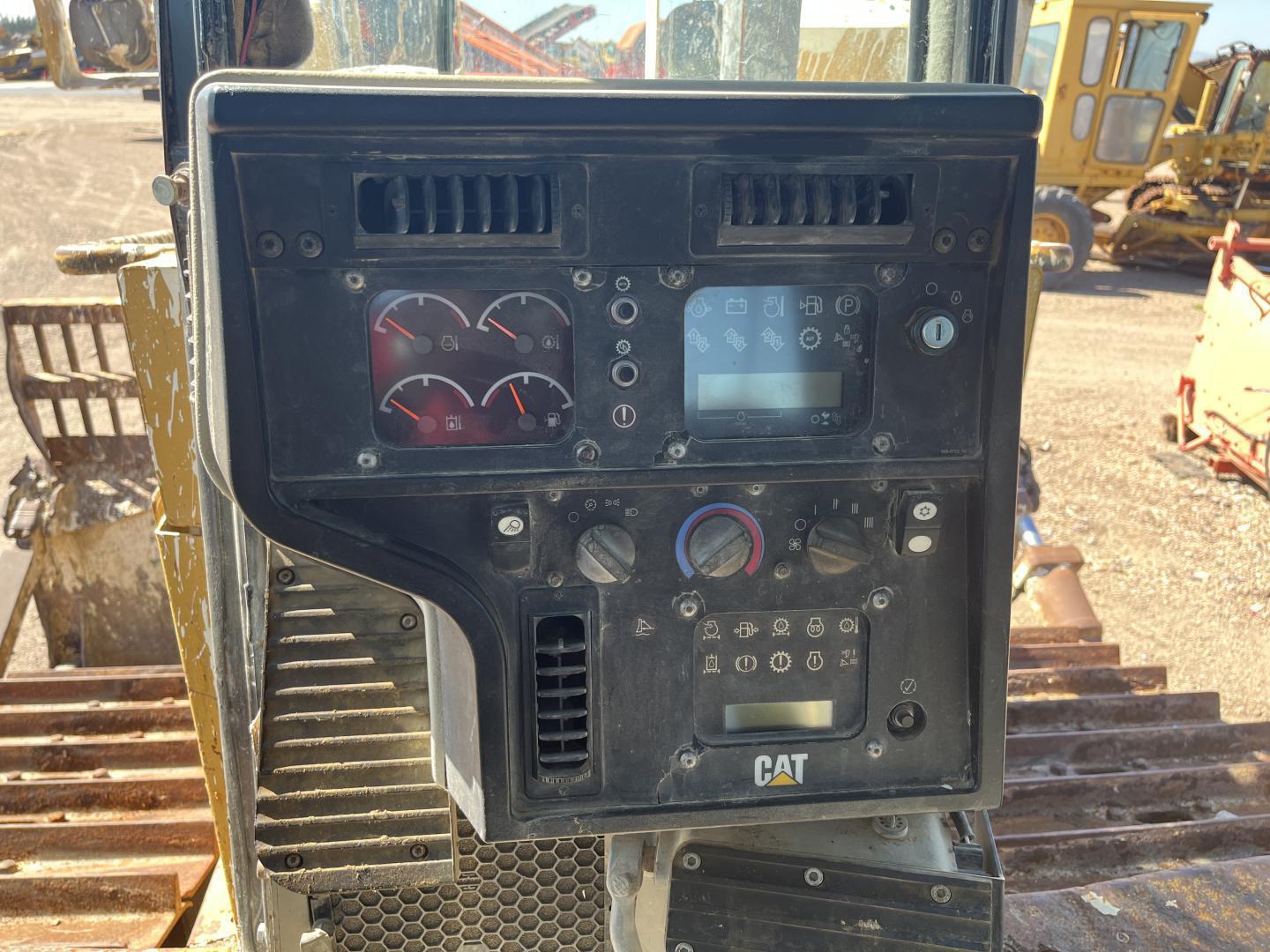 imagenes/INVOICE/2026/18696/Topador_frontal_Caterpillar_D6T_3.JPG