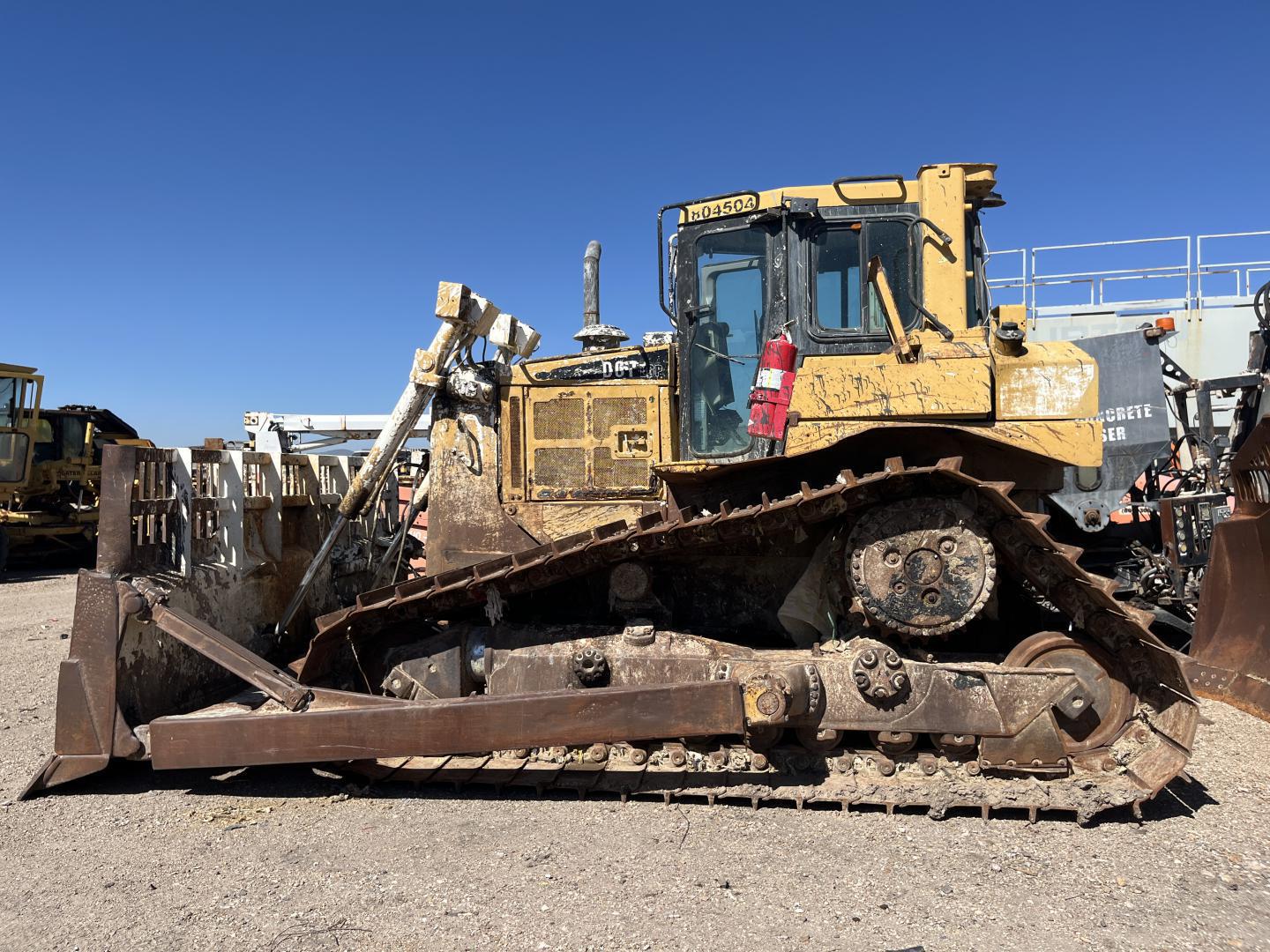 imagenes/INVOICE/2026/18696/Topador_frontal_Caterpillar_D6T_8.JPG