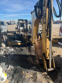 RETROEXCAVADORA CATERPILLAR 420F2