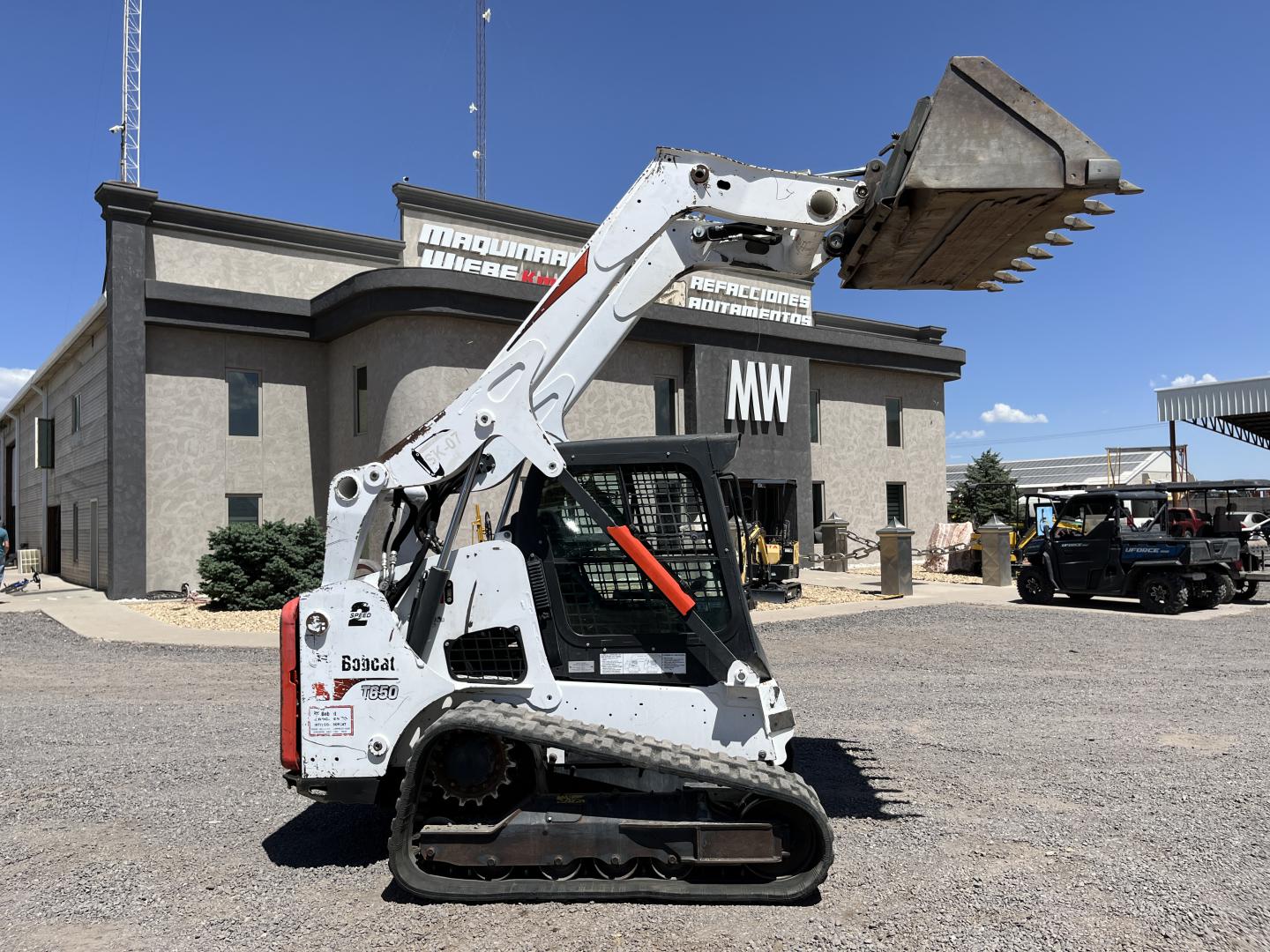 imagenes/INVOICE/2026/18702/MINICARGADOR_BOBCAT_T650_3.JPG