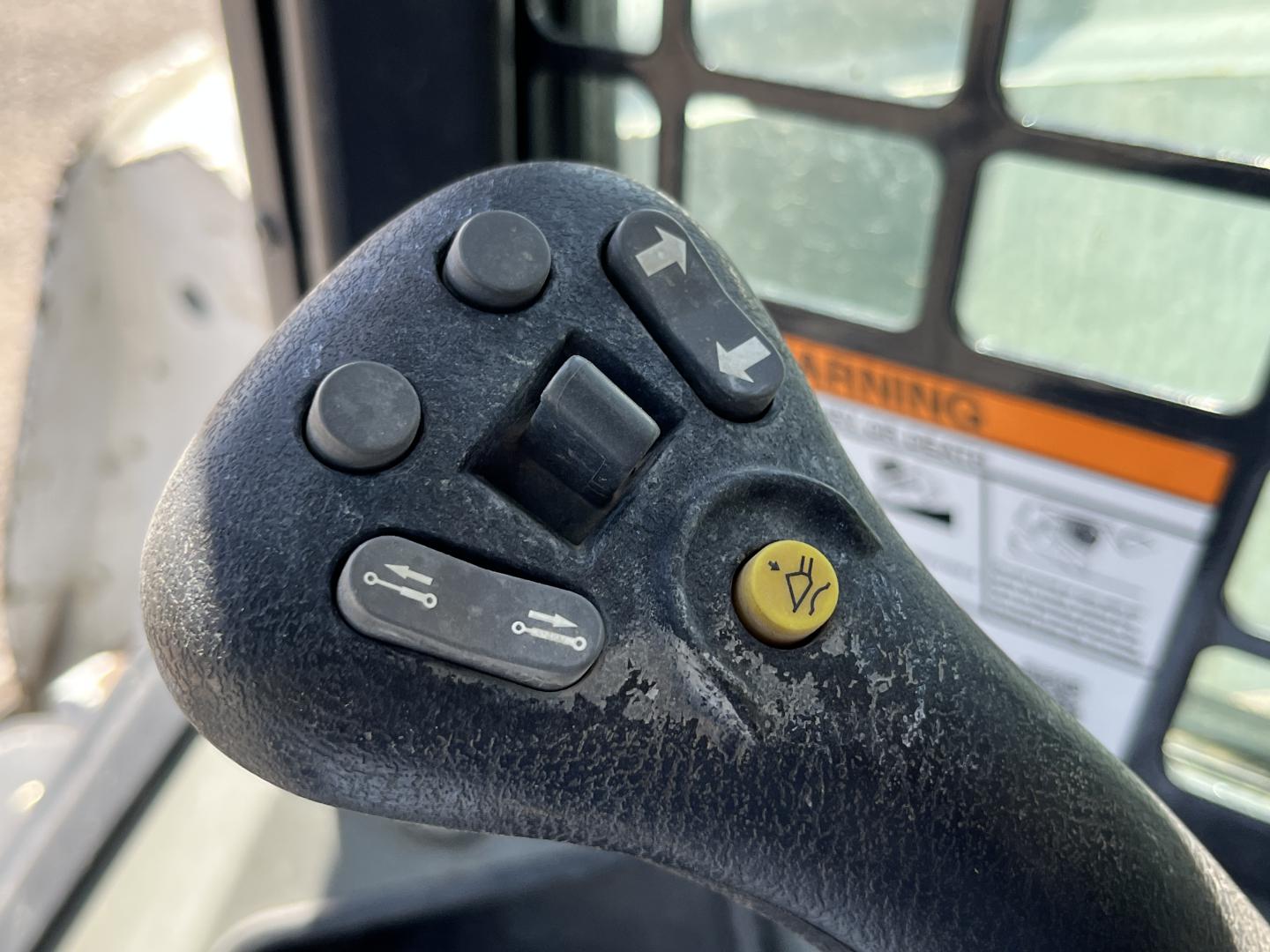 imagenes/INVOICE/2026/18702/MINICARGADOR_BOBCAT_T650_45.JPG
