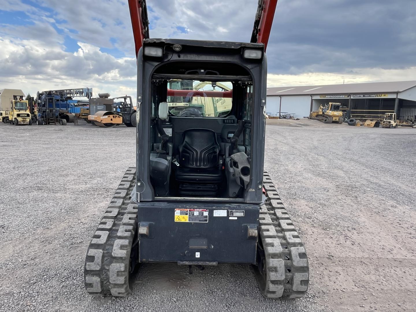 imagenes/INVOICE/2026/18703/Minicargador_Kubota_SVL65-2_39.JPG