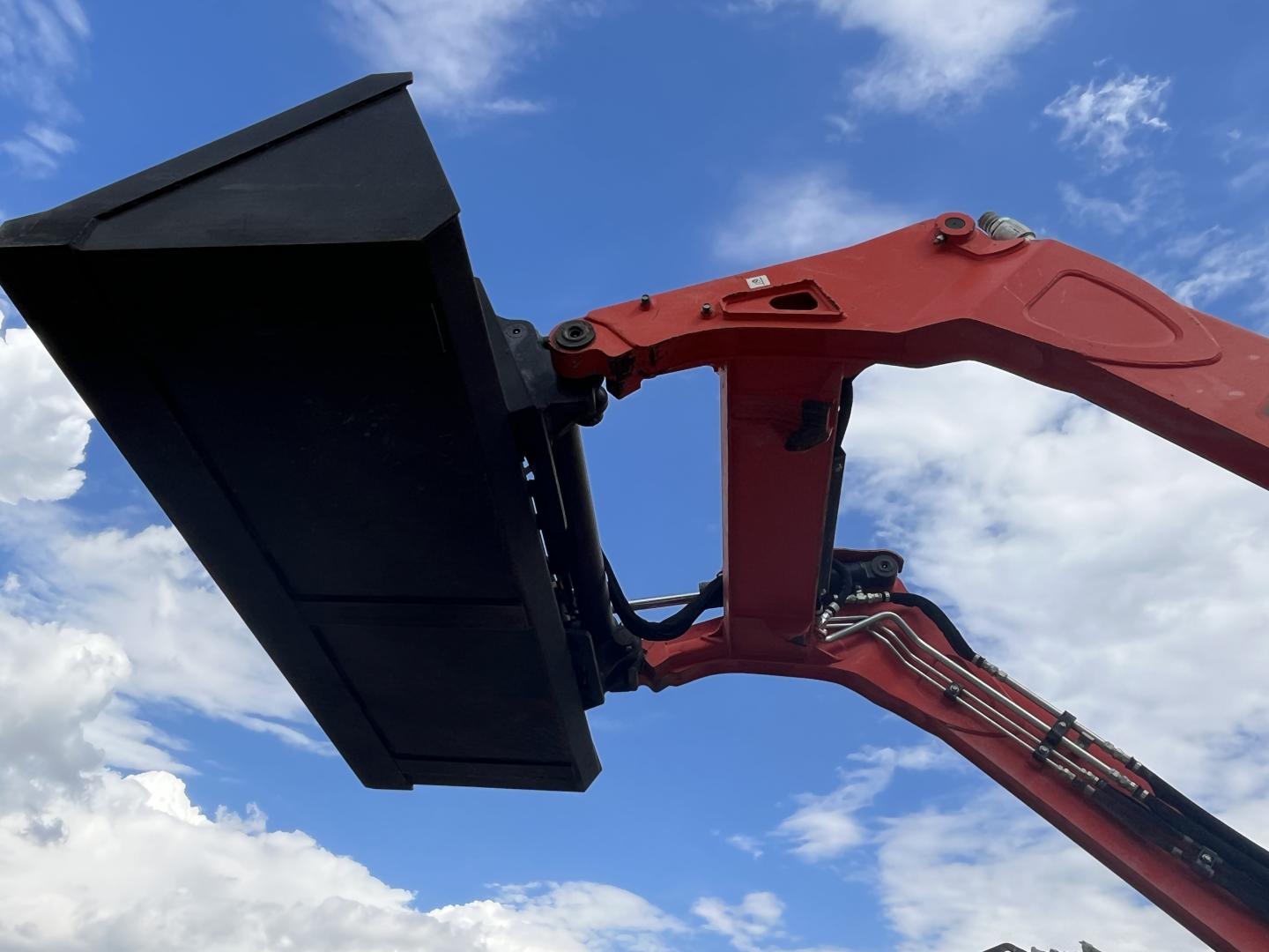 imagenes/INVOICE/2026/18703/Minicargador_Kubota_SVL65-2_40.JPG