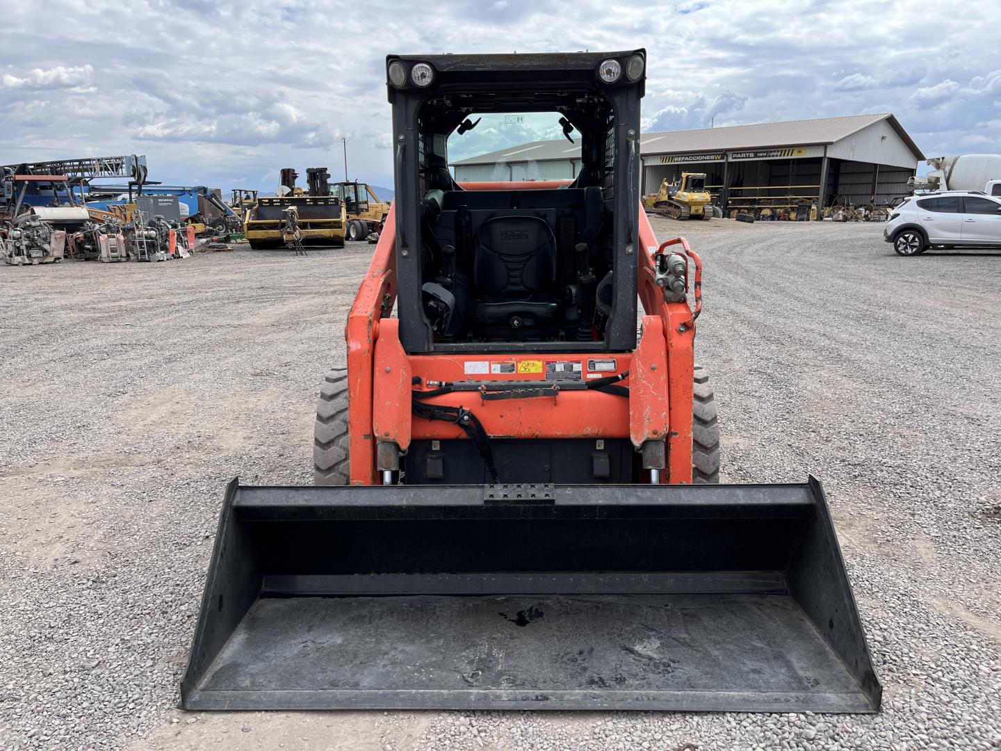 imagenes/INVOICE/2026/18704/MINICARGADOR_KUBOTA_SSV65_14.JPG