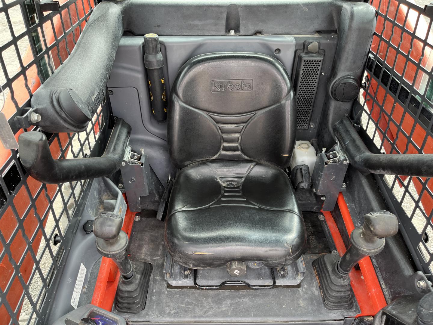 imagenes/INVOICE/2026/18704/MINICARGADOR_KUBOTA_SSV65_18.JPG