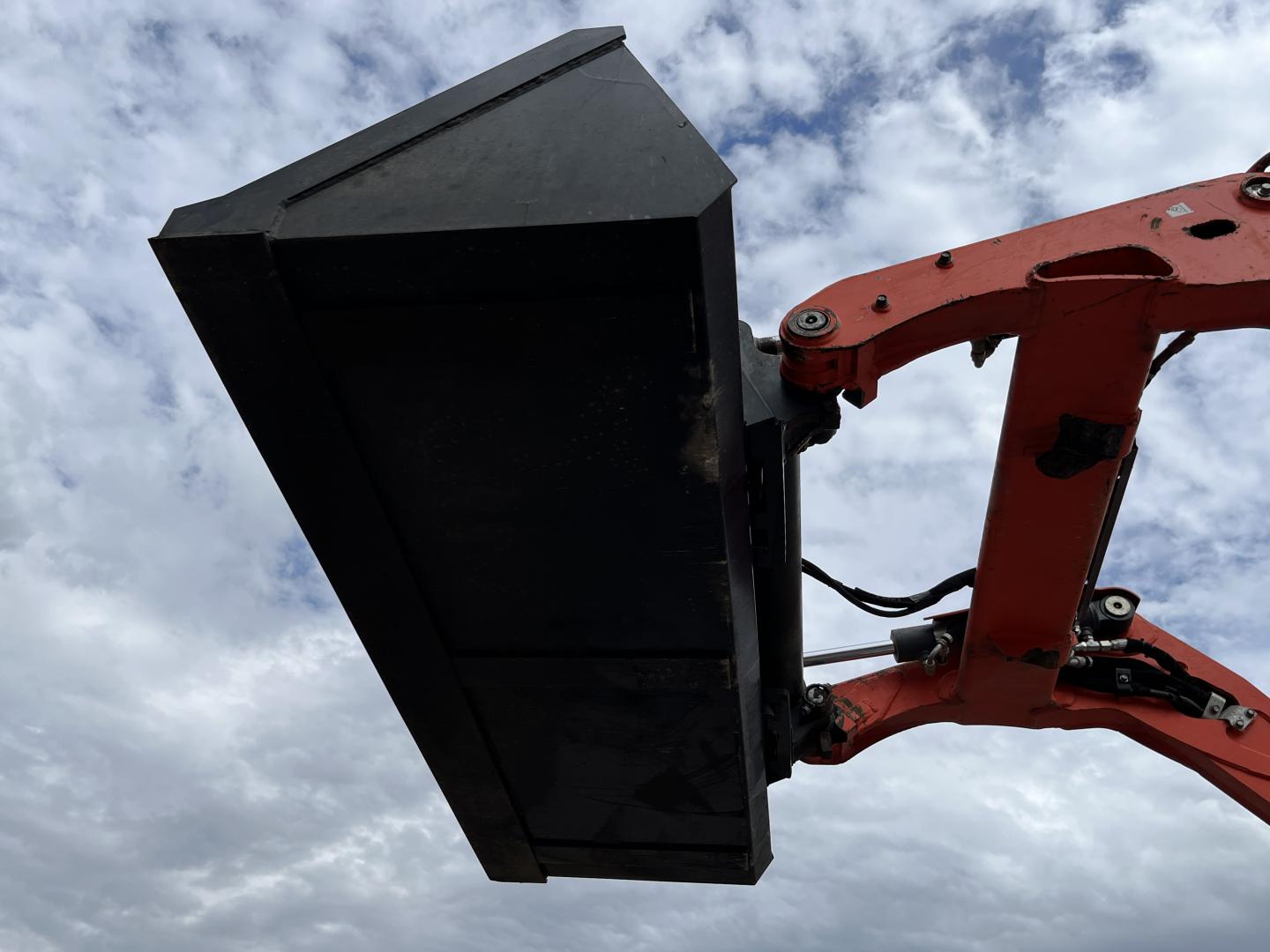 imagenes/INVOICE/2026/18704/MINICARGADOR_KUBOTA_SSV65_41.JPG
