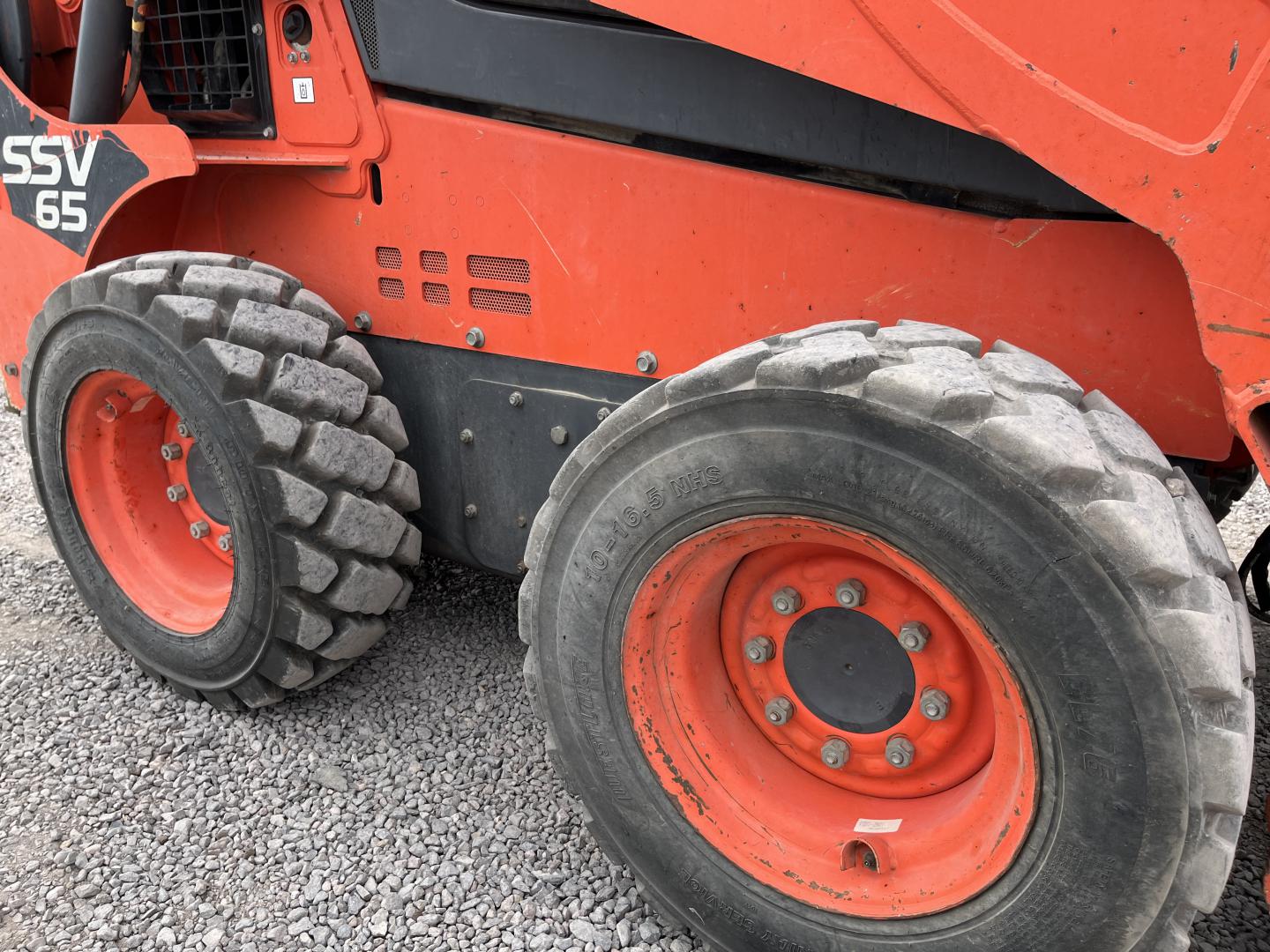 imagenes/INVOICE/2026/18704/MINICARGADOR_KUBOTA_SSV65_5.JPG