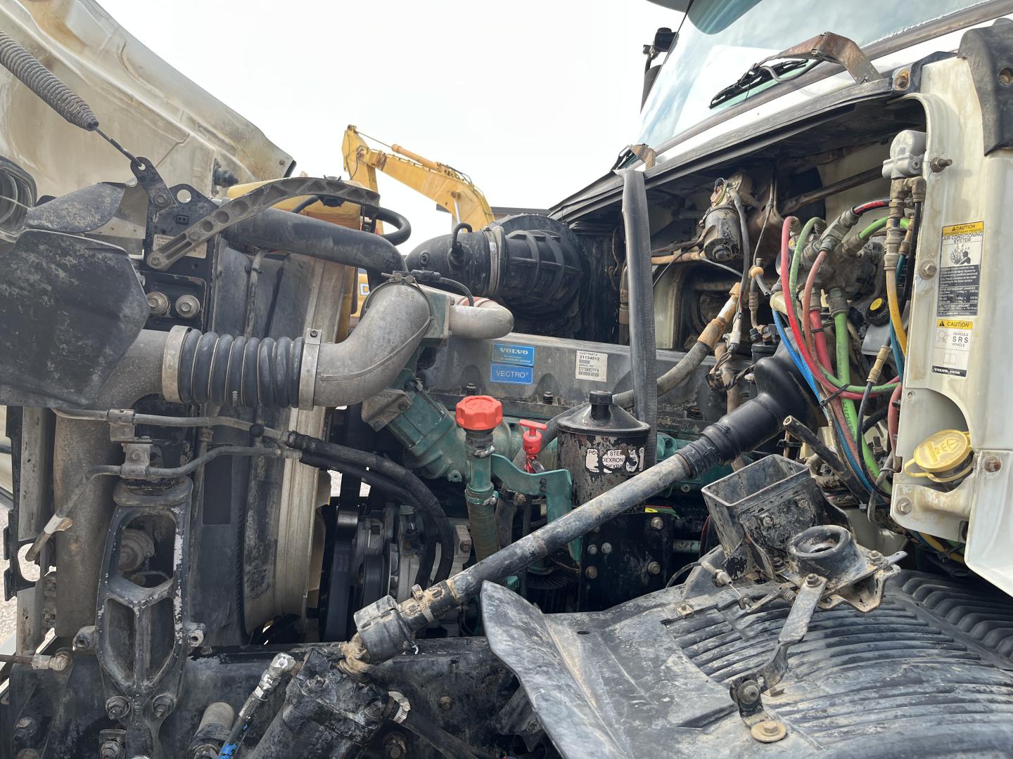 imagenes/INVOICE/2026/18707/CAMION_REVOLVEDOR_DE_CEMENTO_VOLVO_VHD_6X4_37.JPG