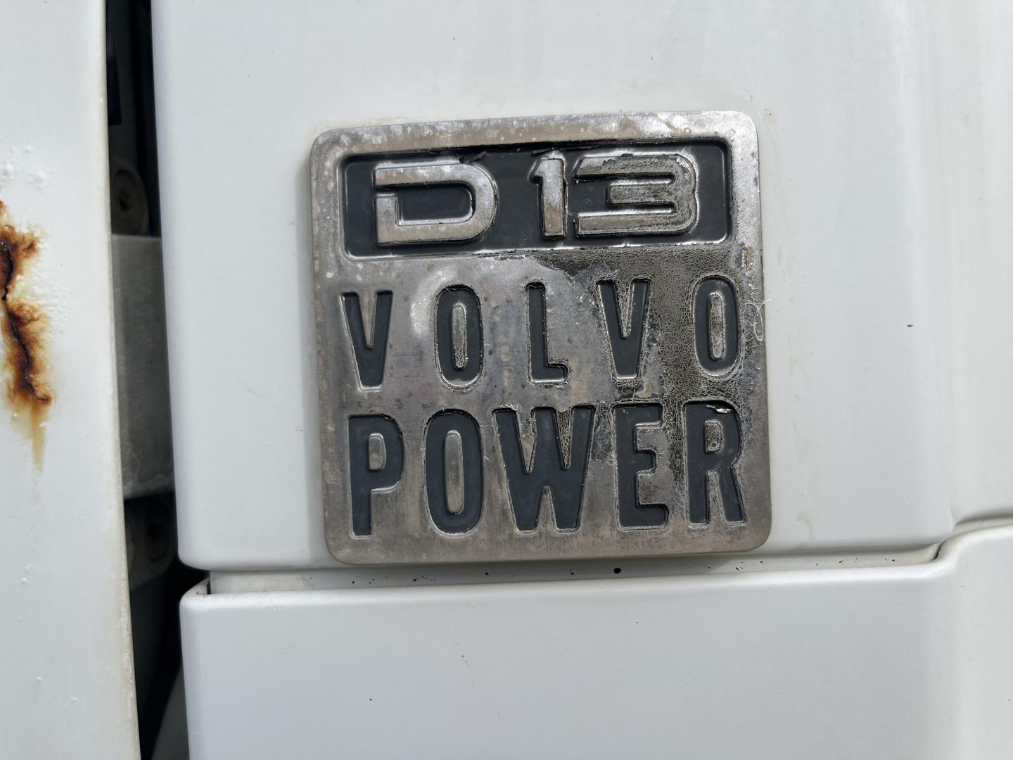 imagenes/INVOICE/2026/18707/CAMION_REVOLVEDOR_DE_CEMENTO_VOLVO_VHD_6X4_40.JPG