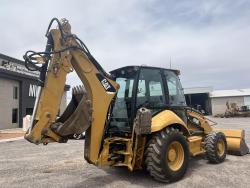 RETROEXCAVADORA CATERPILLAR 420E