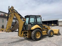 RETROEXCAVADORA CATERPILLAR 420E