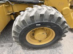 RETROEXCAVADORA CATERPILLAR 420E