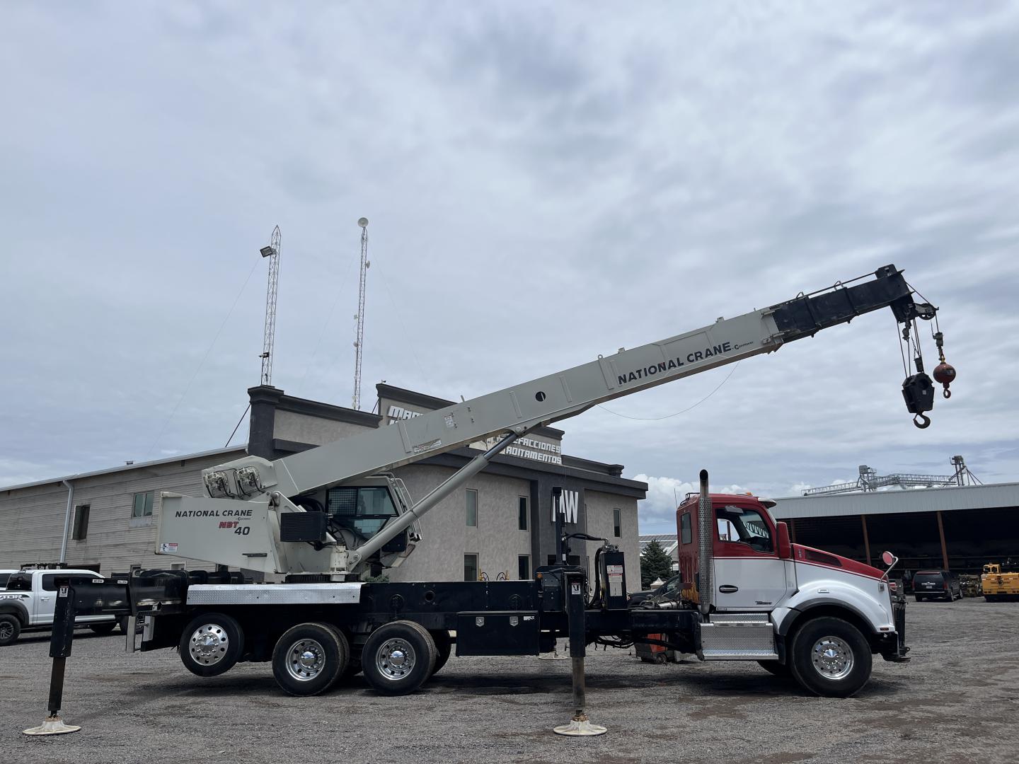 imagenes/INVOICE/2026/18714/CAMION_KENWORTH_T880_CON_GRUA_NATIONAL_NBT40_2.JPG