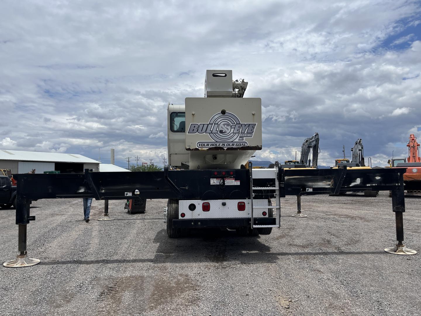imagenes/INVOICE/2026/18714/CAMION_KENWORTH_T880_CON_GRUA_NATIONAL_NBT40_45.JPG