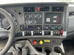 CAMION KENWORTH T880 CON GRUA NATIONAL NBT40