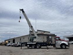 CAMION KENWORTH T880 CON GRUA NATIONAL NBT40