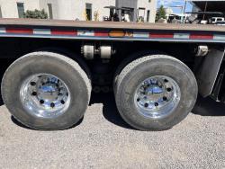 CAMION CON GRUA KENWORTH T880