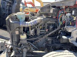 CAMION CON GRUA KENWORTH T880