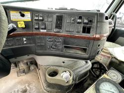 REVOLVEDOR DE CEMENTO VOLVO VHD64B200 
