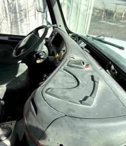 REVOLVEDOR DE CEMENTO VOLVO VHD64B200 