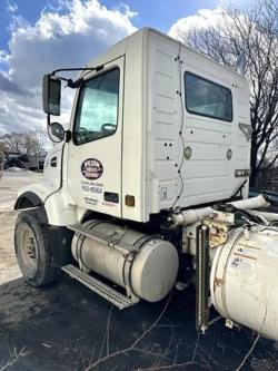 REVOLVEDOR DE CEMENTO VOLVO VHD64B200 