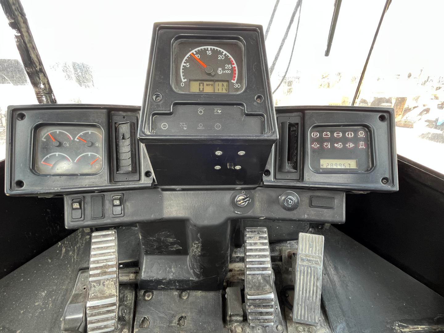 imagenes/INVOICE/2026/18732/Cargador_frontal_Caterpillar_988H_32.JPG