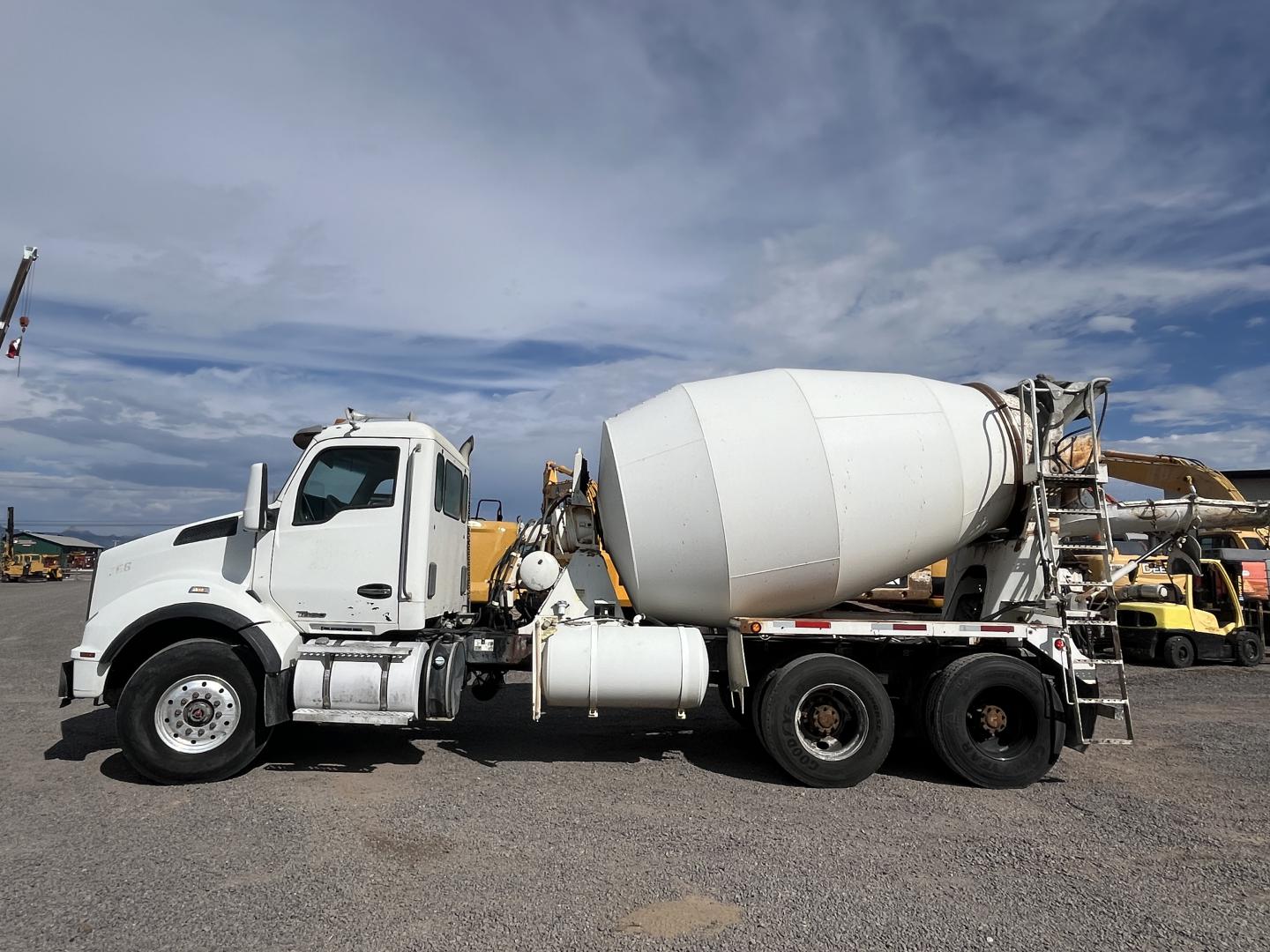 imagenes/INVOICE/2026/18736/Revolvedor_de_cemento_Kenworth_T880_20.JPG