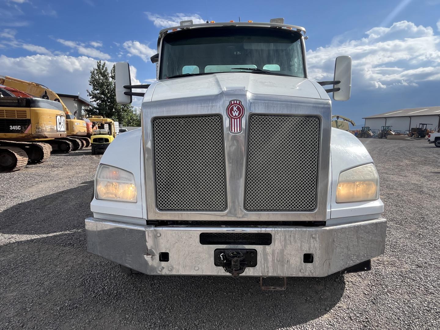 imagenes/INVOICE/2026/18736/Revolvedor_de_cemento_Kenworth_T880_22.JPG