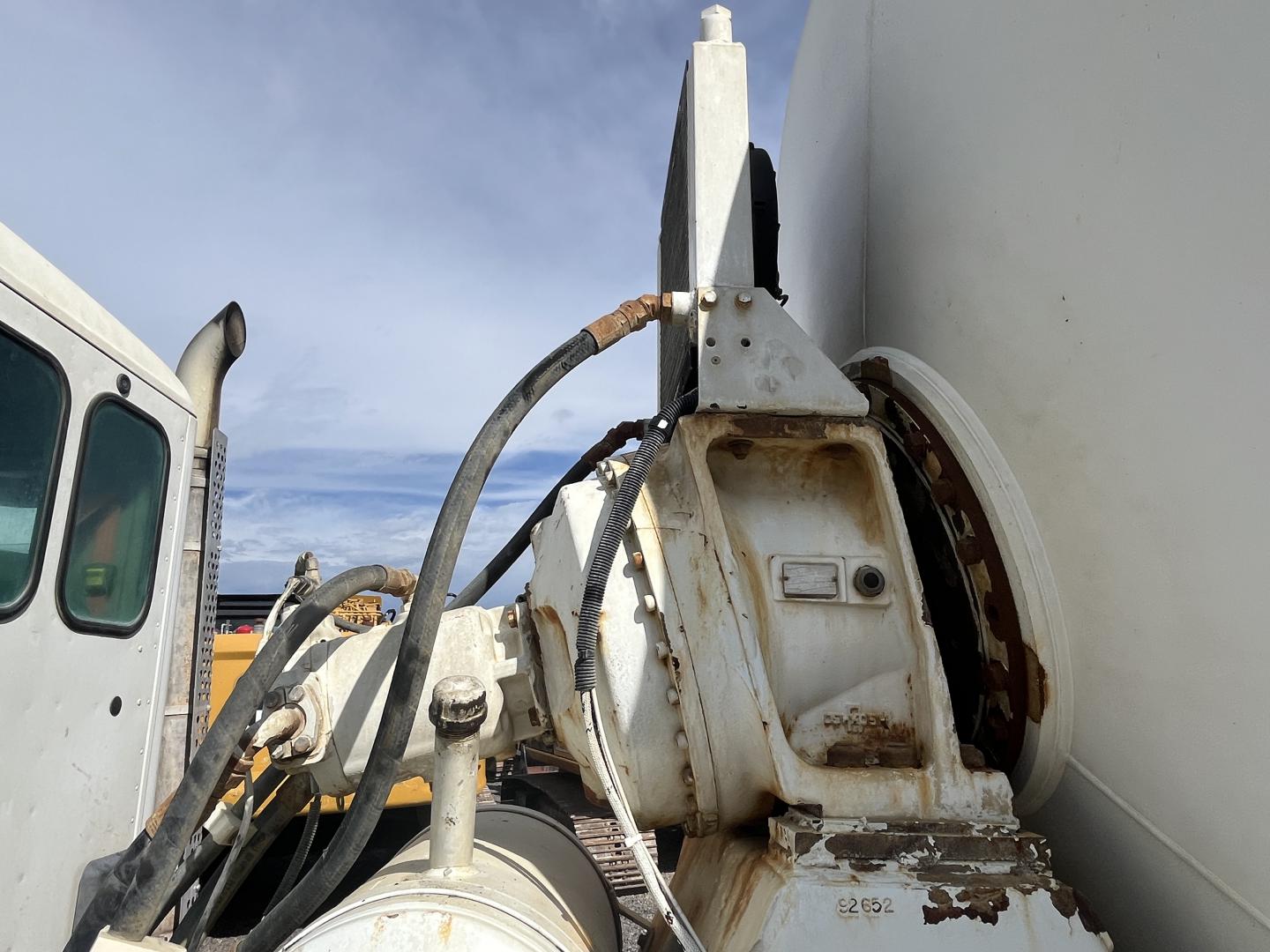 imagenes/INVOICE/2026/18736/Revolvedor_de_cemento_Kenworth_T880_25.JPG