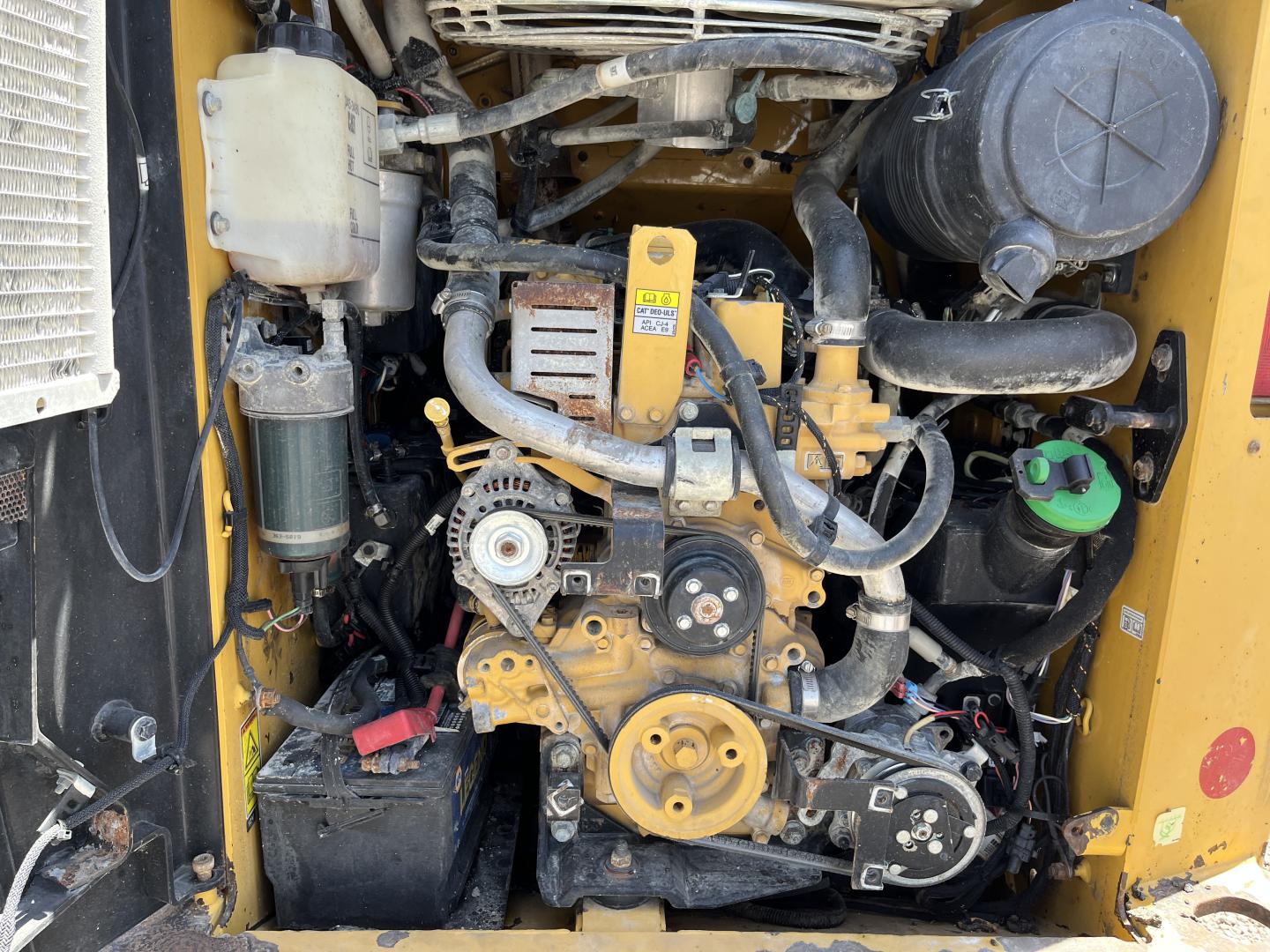 imagenes/INVOICE/2026/18737/MINICARGADOR_CATERPILLAR_236D_10.JPG