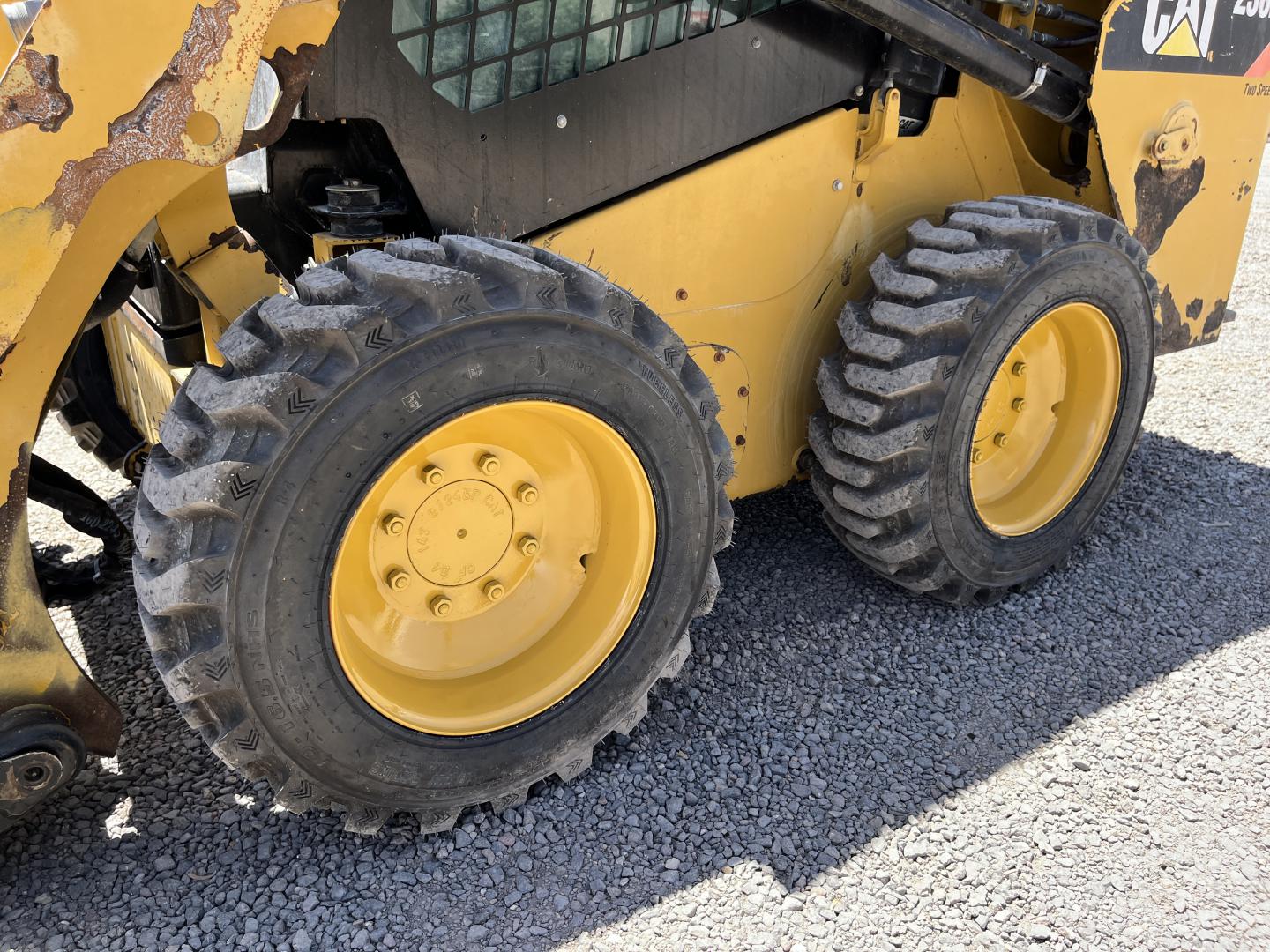 imagenes/INVOICE/2026/18737/MINICARGADOR_CATERPILLAR_236D_23.JPG