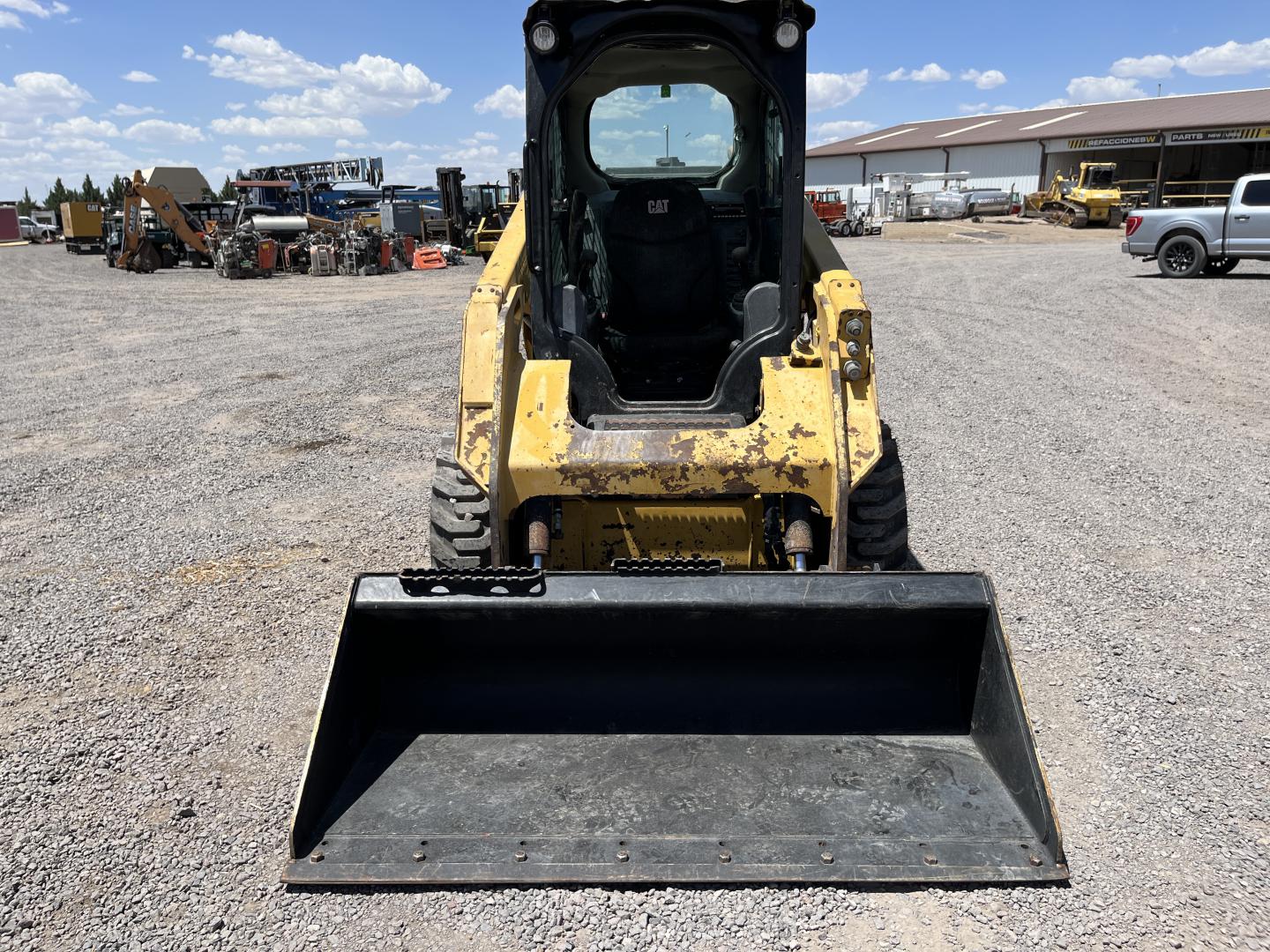 imagenes/INVOICE/2026/18737/MINICARGADOR_CATERPILLAR_236D_26.JPG