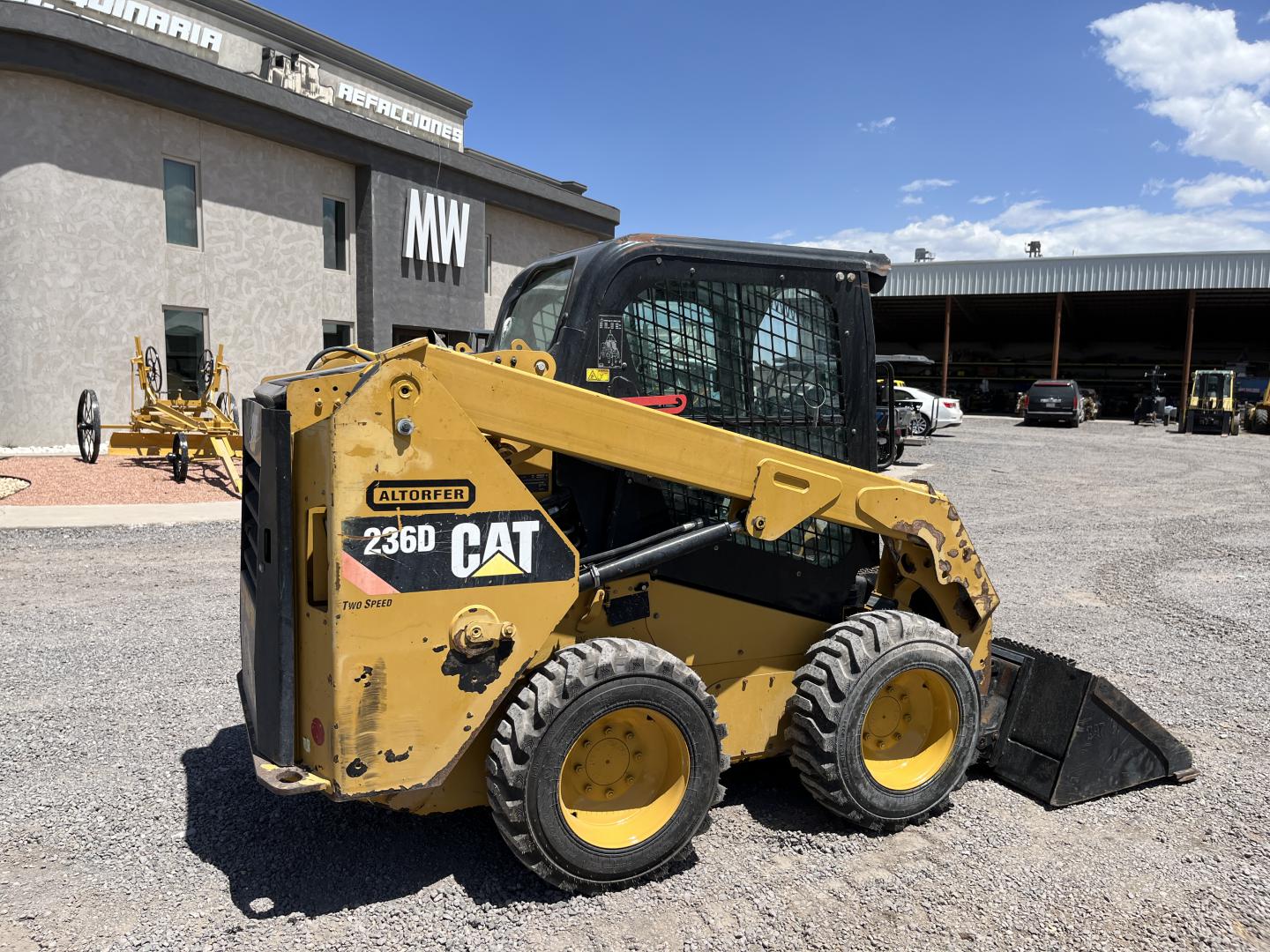imagenes/INVOICE/2026/18737/MINICARGADOR_CATERPILLAR_236D_4.JPG