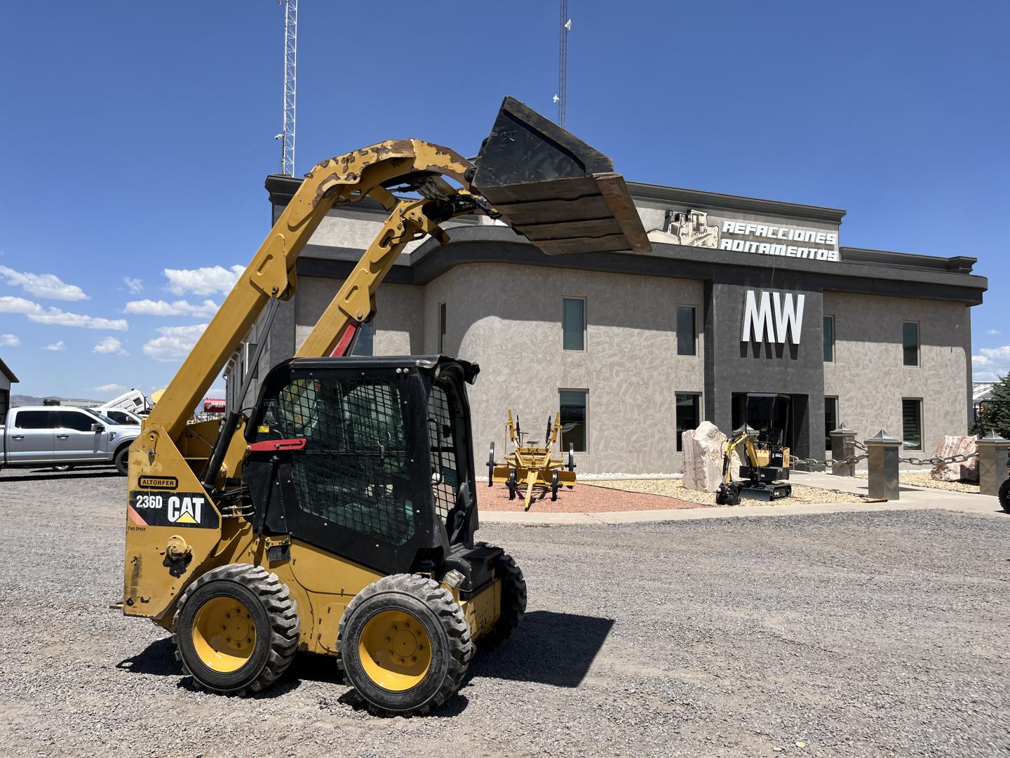 imagenes/INVOICE/2026/18737/MINICARGADOR_CATERPILLAR_236D_41.JPG