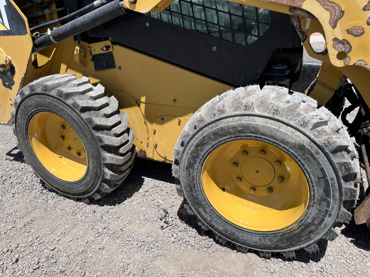 imagenes/INVOICE/2026/18737/MINICARGADOR_CATERPILLAR_236D_5.JPG