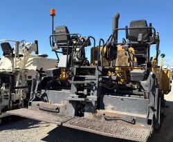PAVIMENTADORA CATERPILLAR AP1000E