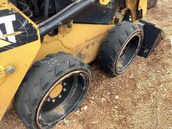 MINICARGADOR CATERPILLAR 236D