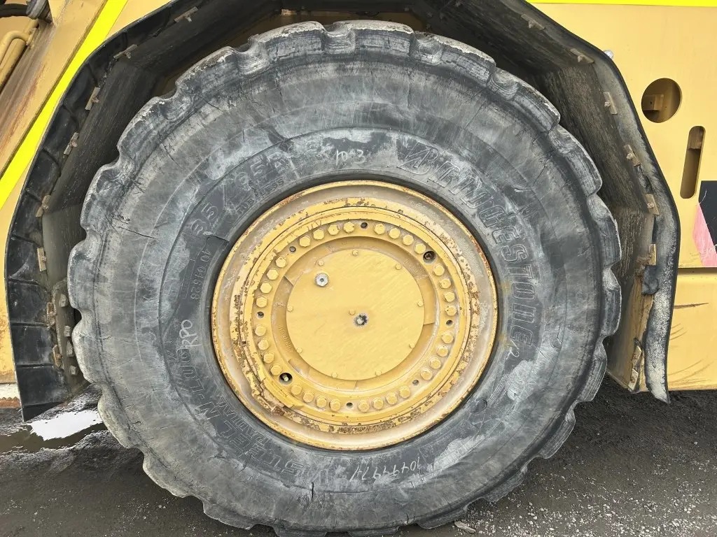 DOMPE ARTICULADO DE BAJO PERFIL CATERPILLAR AD55B - Venta de Maquinaria ...