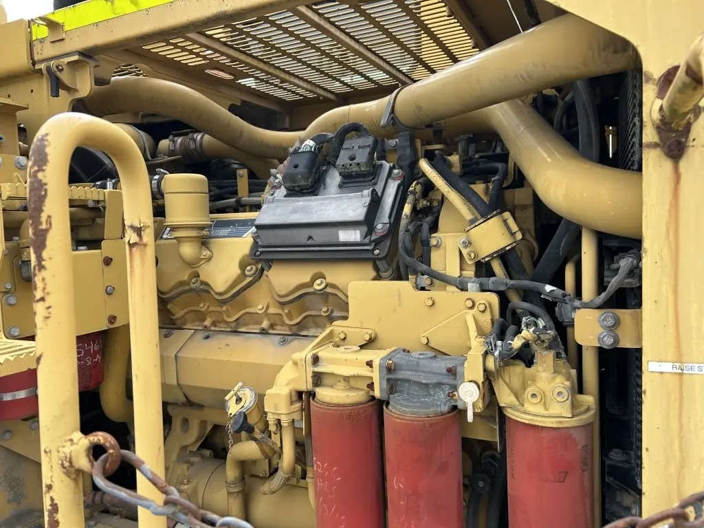 DOMPE ARTICULADO DE BAJO PERFIL CATERPILLAR AD55B - Venta de Maquinaria ...