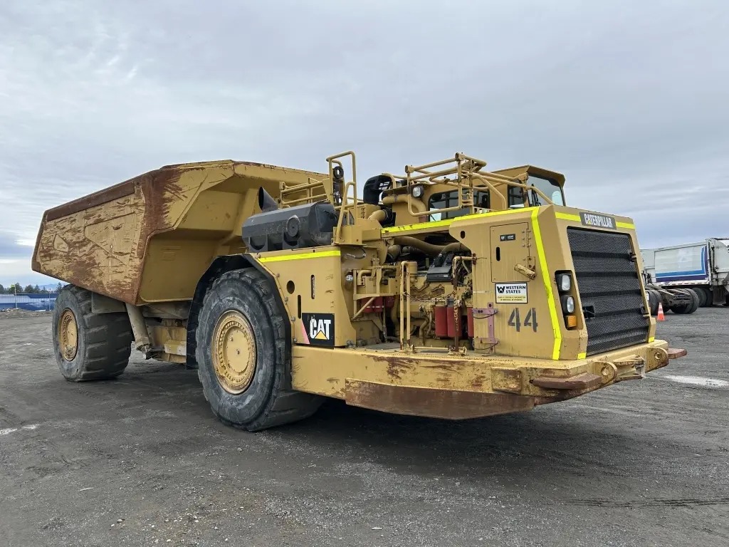 DOMPE ARTICULADO DE BAJO PERFIL CATERPILLAR AD55B - Venta de Maquinaria ...