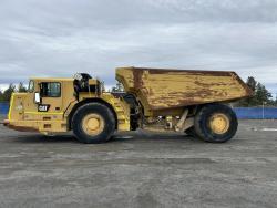 DOMPE ARTICULADO DE BAJO PERFIL CATERPILLAR AD55B - Venta de Maquinaria ...
