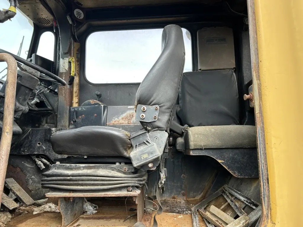 DOMPE ARTICULADO DE BAJO PERFIL CATERPILLAR AD55 - Venta de Maquinaria ...