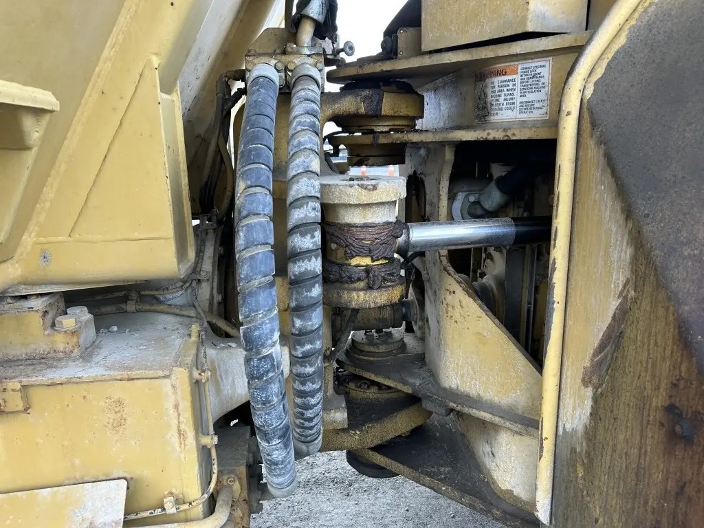 DOMPE ARTICULADO DE BAJO PERFIL CATERPILLAR AD55 - Venta de Maquinaria ...