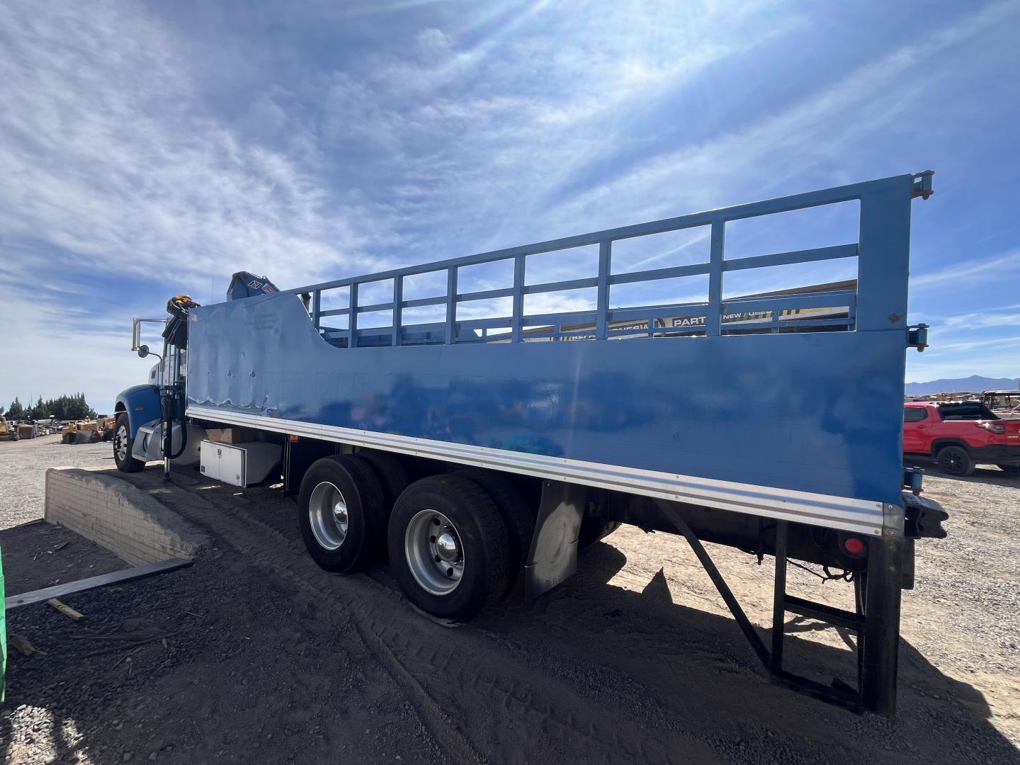 imagenes/INVOICE/2026/18772/CAMION_PETERBILT_348_CON_GRUA_ARTICULADA_19.JPG