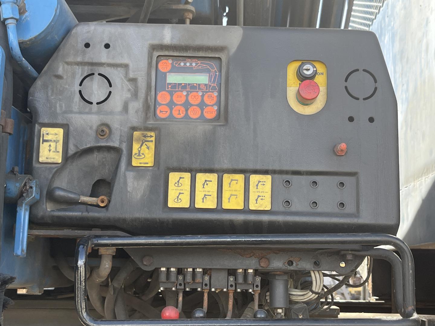 imagenes/INVOICE/2026/18772/CAMION_PETERBILT_348_CON_GRUA_ARTICULADA_33.JPG