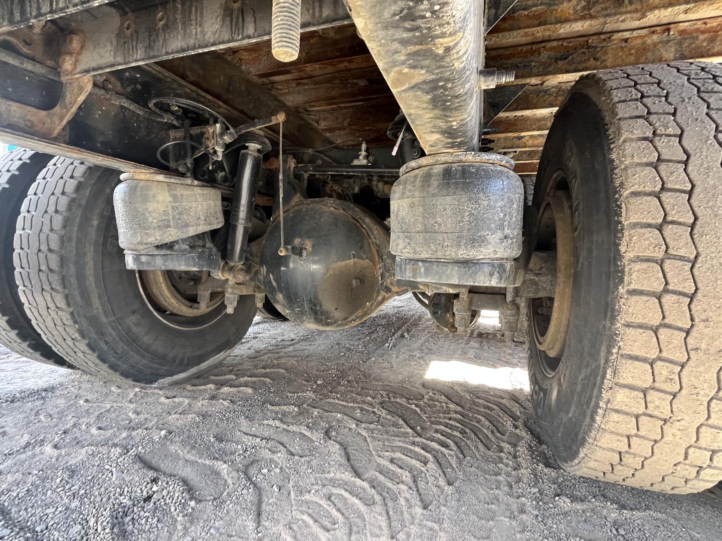 imagenes/INVOICE/2026/18772/CAMION_PETERBILT_348_CON_GRUA_ARTICULADA_4.JPG