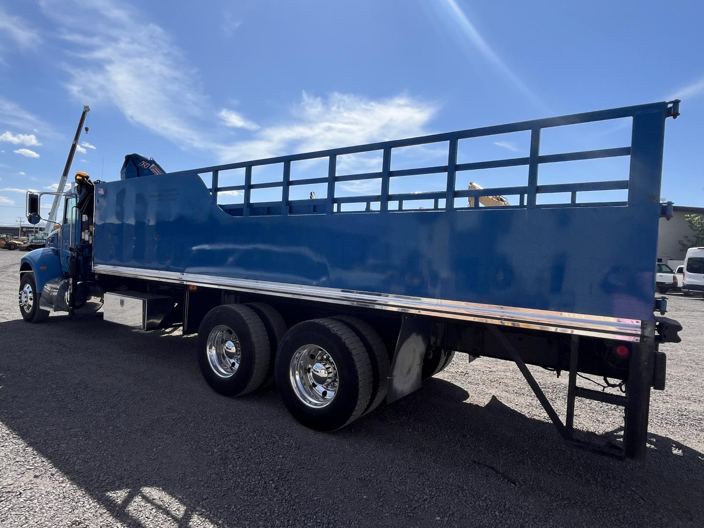 imagenes/INVOICE/2026/18772/PETERBILT_348_CON_GRUA_AMCO_VEBA_V815_22.JPG