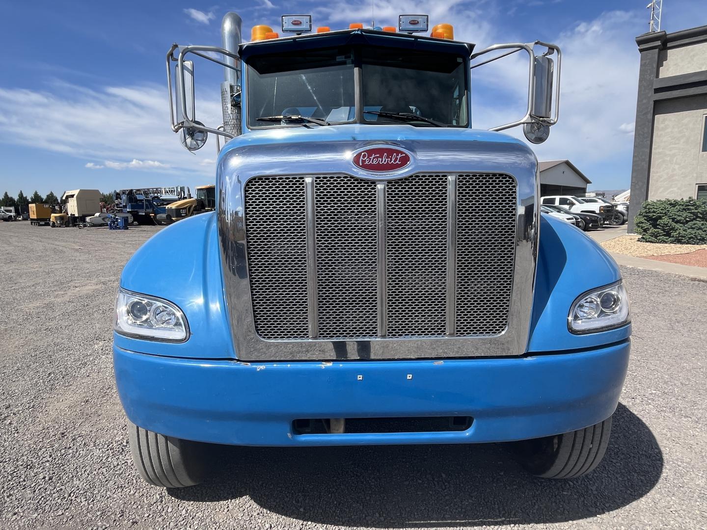imagenes/INVOICE/2026/18772/PETERBILT_348_CON_GRUA_AMCO_VEBA_V815_29.JPG
